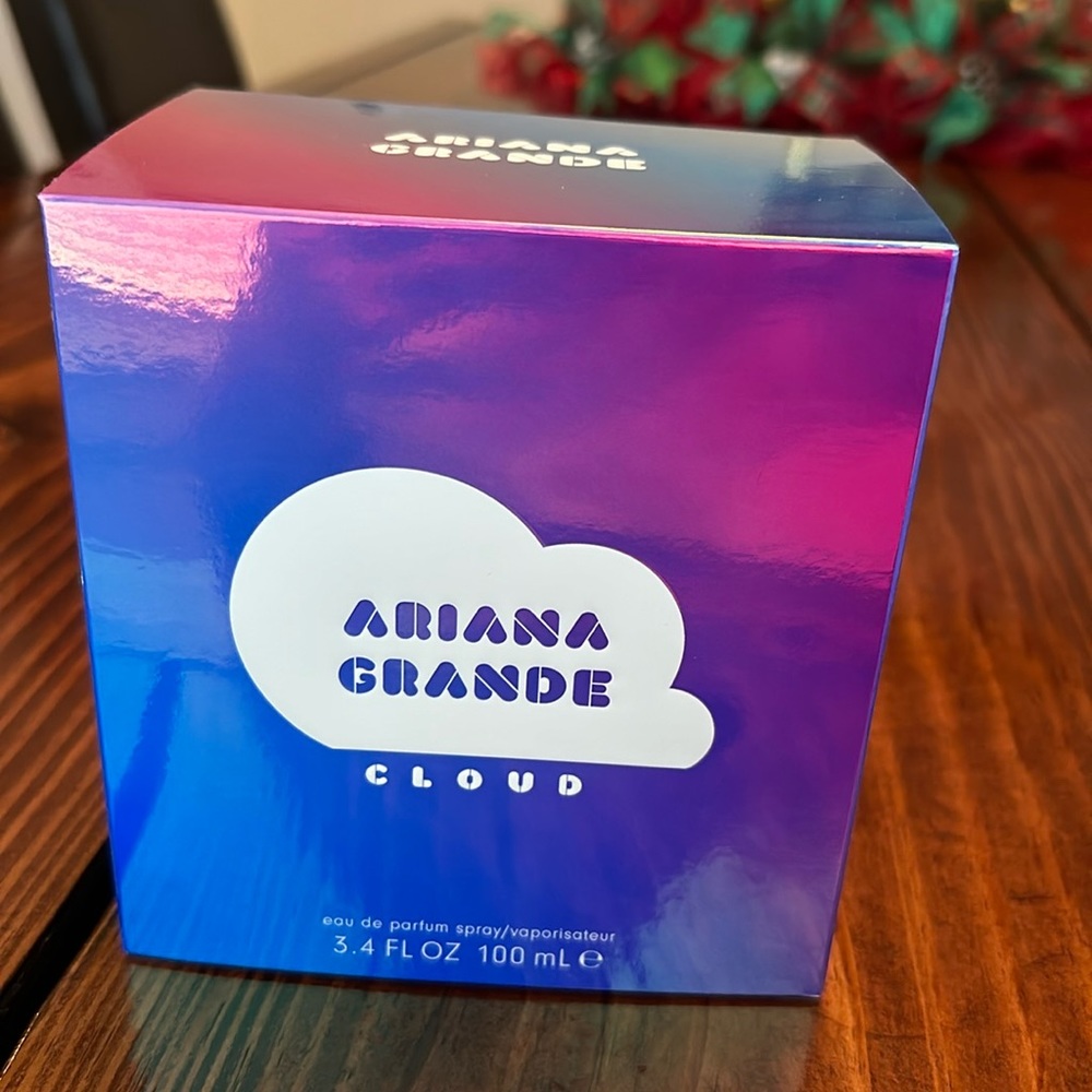 Ariana Grande Cloud Perfume
